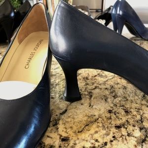 GUC Charles Jourdan Navy Pumps